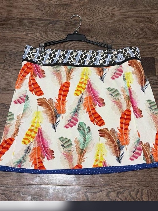 Dresses & Skirts - Reversible Feather Print A-Line Skirt in Multicolor
